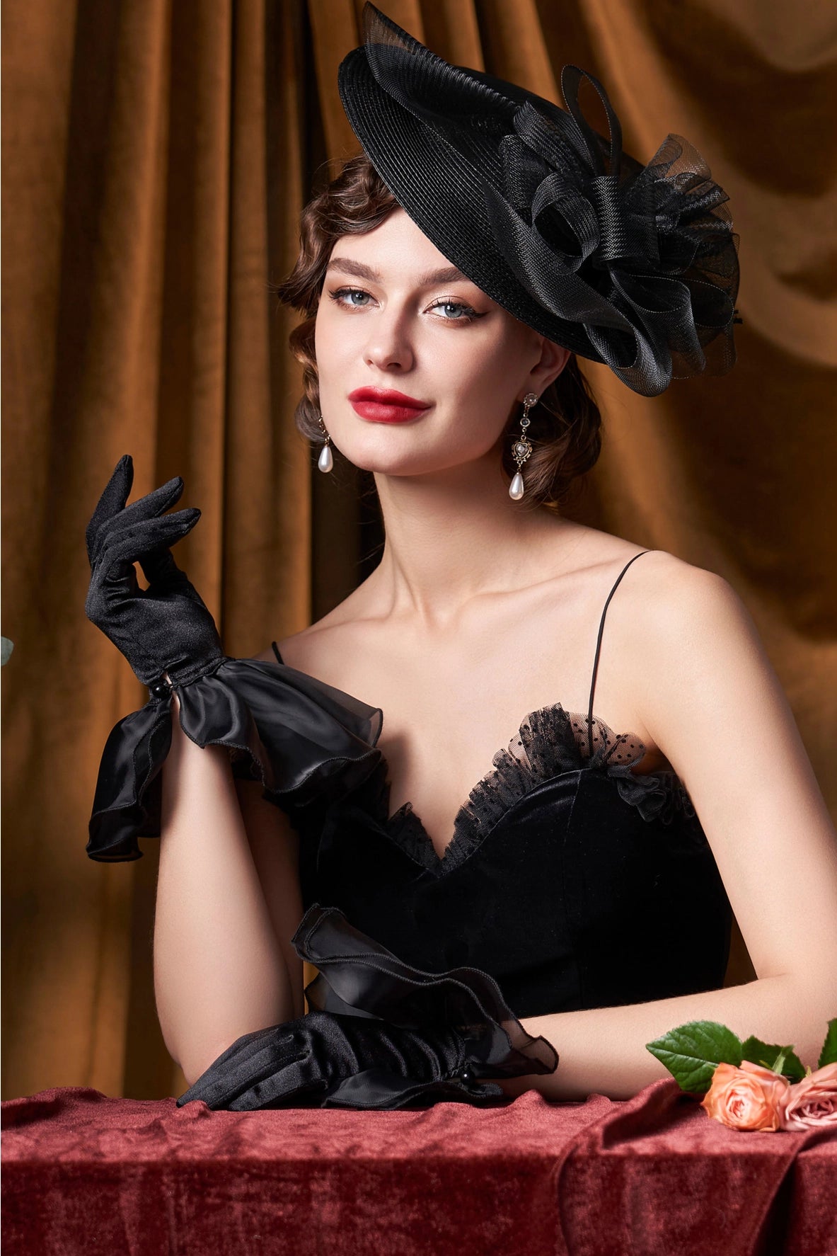 Short Ruffle Satin Gloves