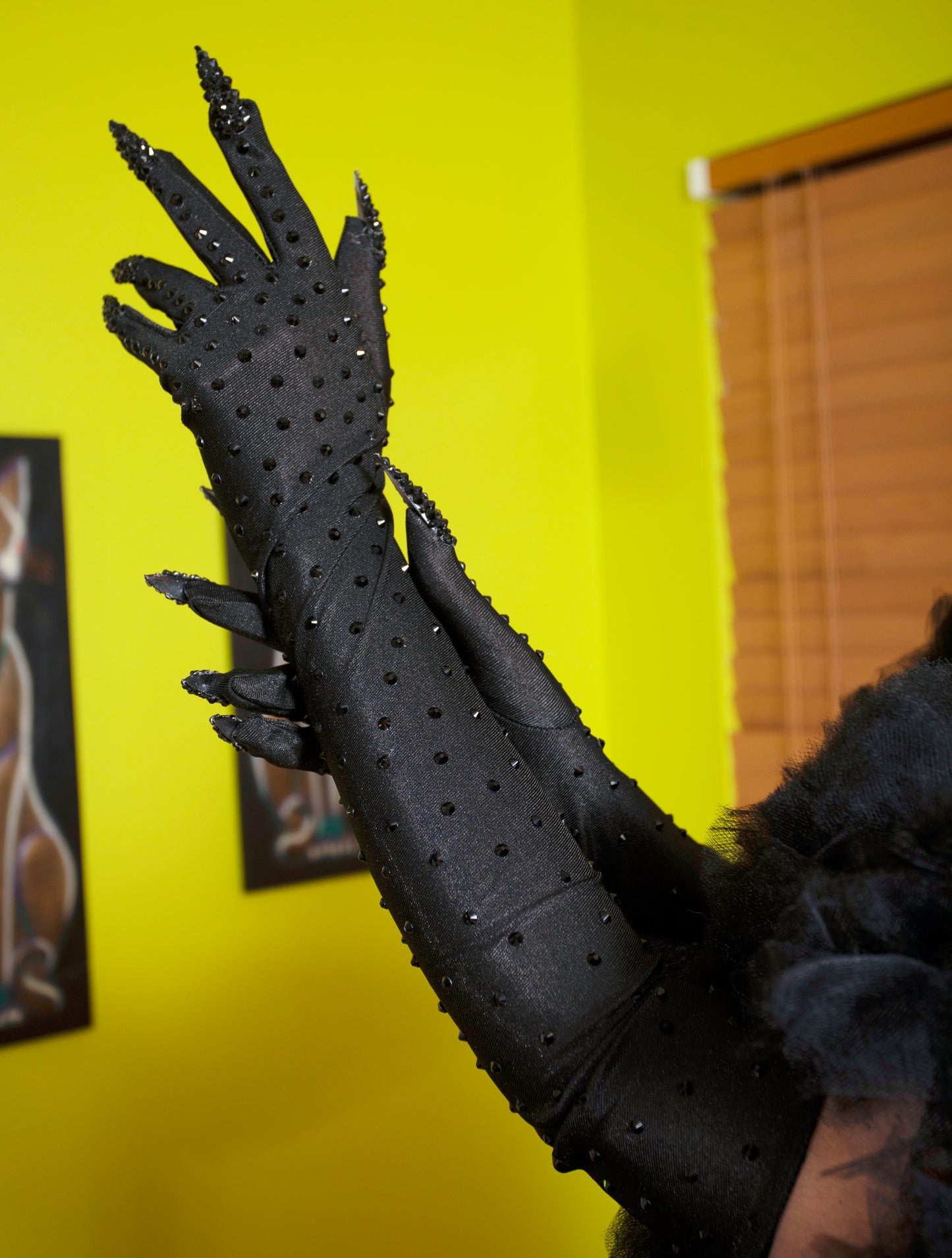 Viva La Bombshell Kitty Claw Gloves (Black)