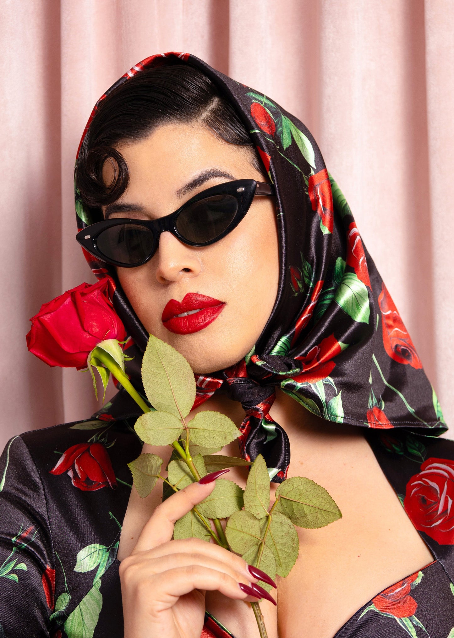 Red Roses Scarf