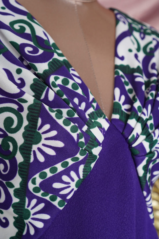 Load image into Gallery viewer, Groovy 1960s Purple/Green Dress
