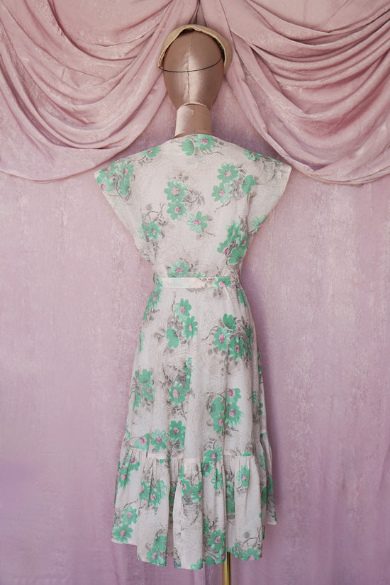 Load image into Gallery viewer, RARE Vintage 1950&amp;#39;s Spiderweb Floral Dress
