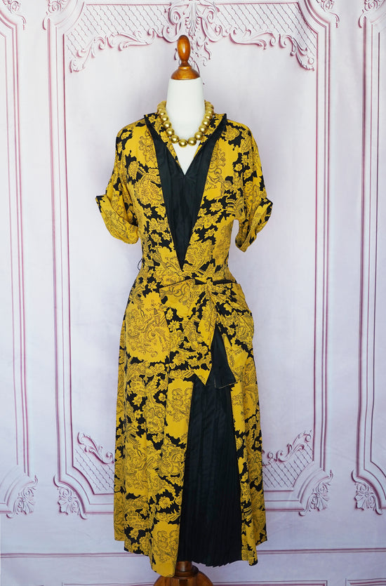 1940s Dress with fun medieval scribble print (Size Small) Vintage Vandalizm 1940s Dress with fun medieval scribble print (Size Small) Vintage Vandalizm